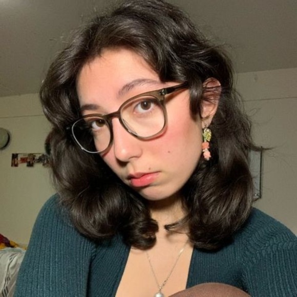 Meet your Posher, Sarah - Picture 1 of 1